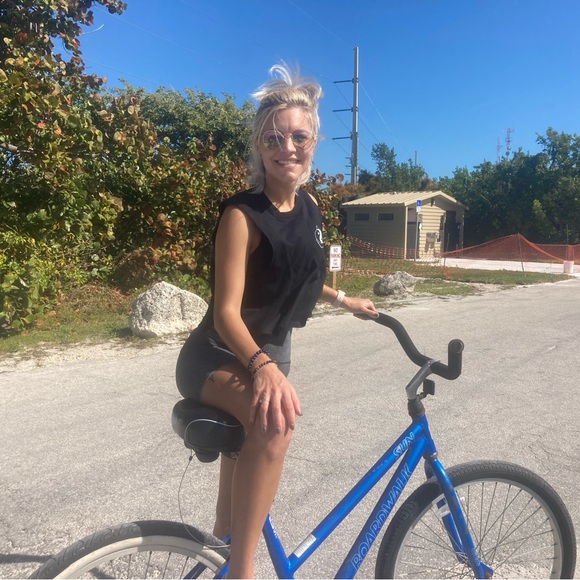 Meet your Posher, Stephanie - Picture 3 of 3